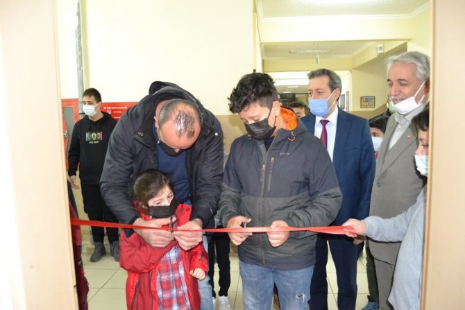 Simav’da Vefat Eden Öğretmenin Adı Okulun Kütüphanesine Verildi