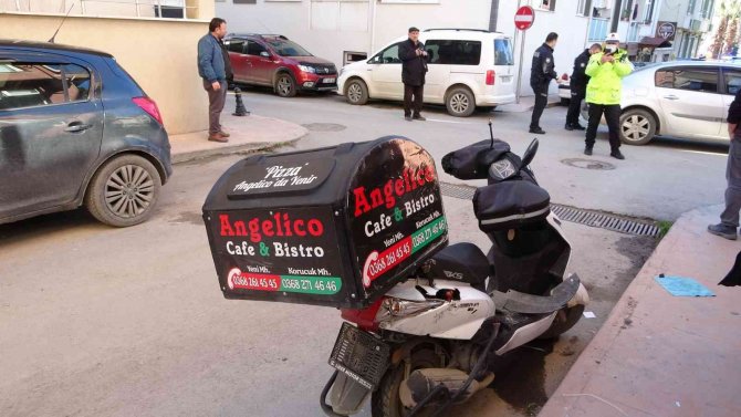 Sinop’ta Otomobille Çarpışan Motosikletli Kurye Yaralandı