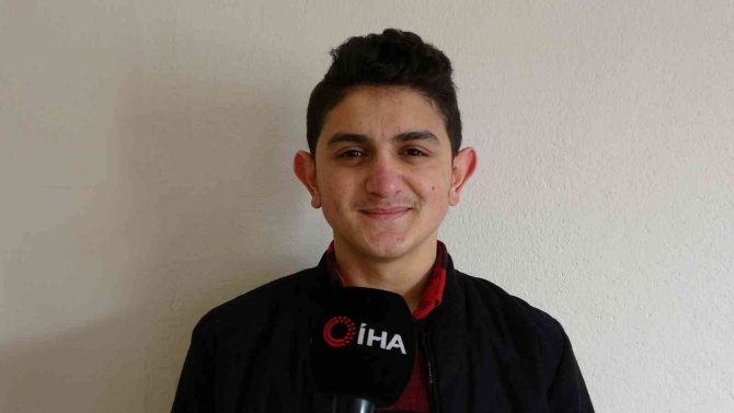 Sosyal Medyadan Kazandığı İlk Parayla Köylülere Baklava İkram Etti