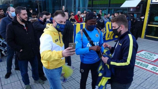 Fenerbahçe’ye Coşkulu Karşılama