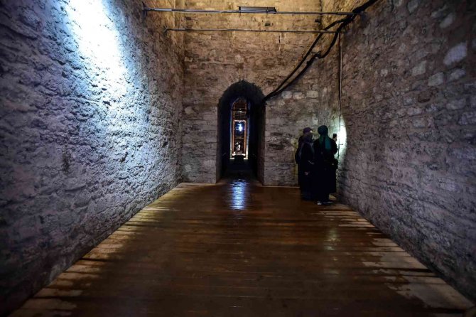 Nuruosmaniye Camii’nin Altındaki Tarihi Mazhen İkinci Kez Ziyarete Açıldı