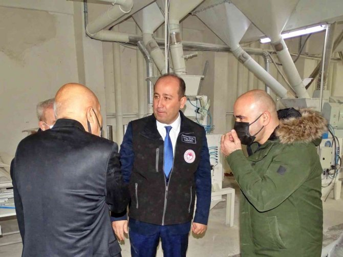 Un Fabrikaları İnceleniyor