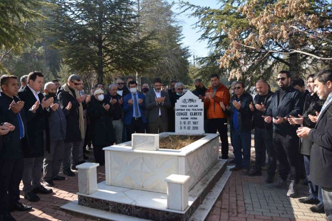 “Toros Kaplanı” Lakaplı Cengiz Elbeye, Mezarı Başında Anıldı