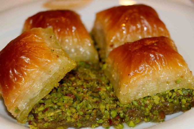 Gündemden Düşmeyen Baklava Diyet Listelerinde Yer Almıyor