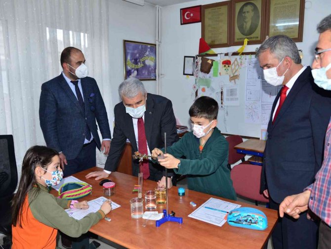 Vali Akın, Bilim Sanat Merkezinde İncelemede Bulundu