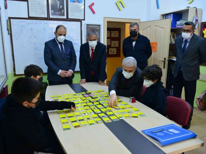 Vali Akın, Bilim Sanat Merkezinde İncelemede Bulundu