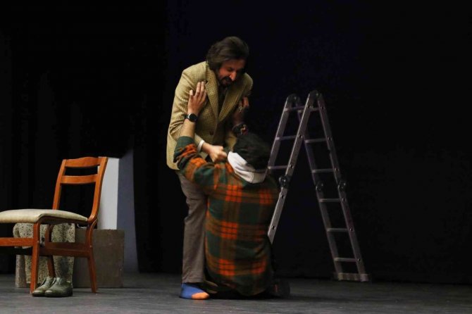 Van’da ’Ben Feuerbach’ Oyunu Büyük İlgi Gördü