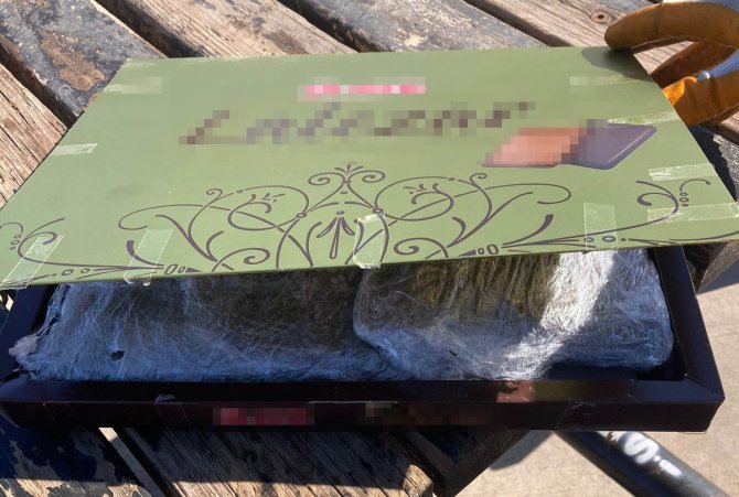 Yolcunun Çantasındaki Çikolata Kutusundan Esrar Çıktı