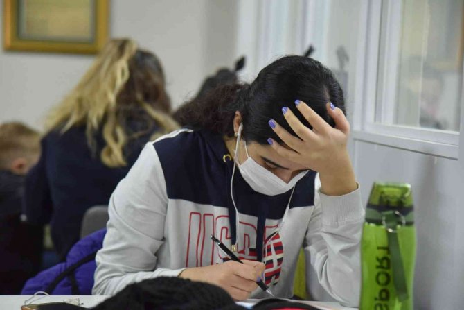 Yunusemre’deki Mekanlar Kitapseverlerden Büyük İlgi Görüyor
