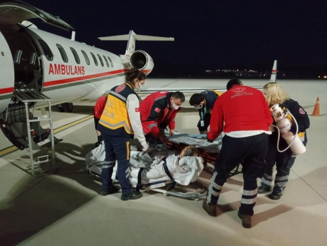 Almanya’da Beyin Kanaması Geçiren İ̇zmirli Öğretmen Ambulans Uçakla Türkiye’ye Getirildi