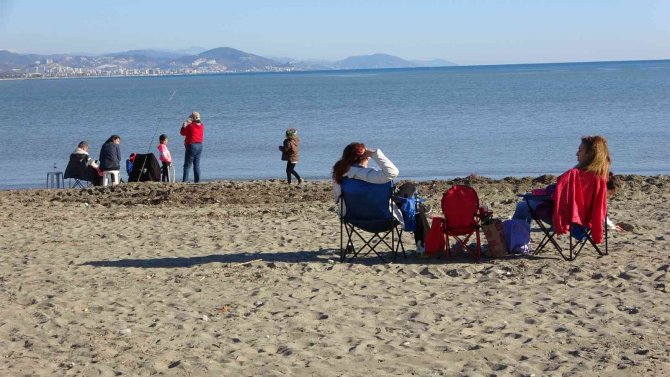 Alanya’da Güneşi Gören Vatandaşlar Sahillere Akın Etti