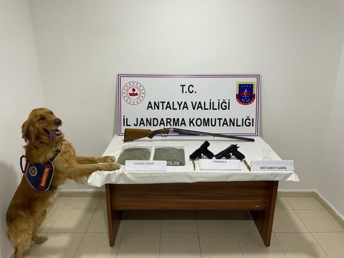 Antalya’da Jandarmadan Uyuşturucu Operasyonu: 2 Gözaltı