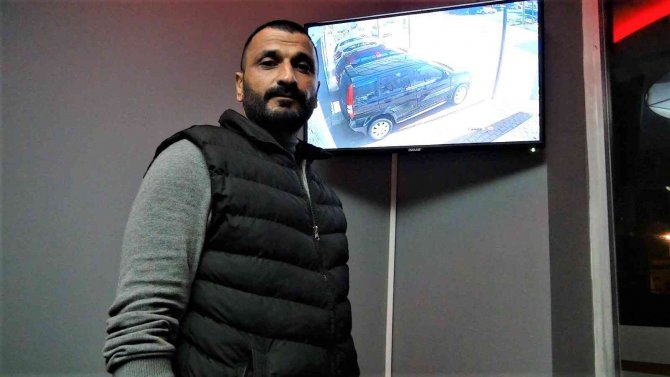 Alıcı Gibi Davranıp, Test Sürüşü İçin Bindiği Aracı Çaldı