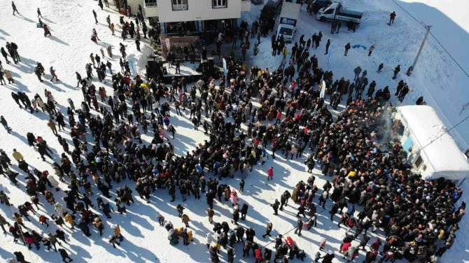 Tatvan’da Görkemli Kayak Festivali Düzenlendi