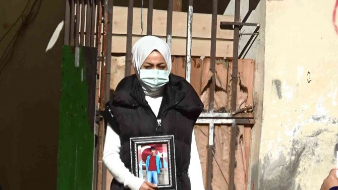Mağdur Aileler, Pkk-hdp Korkusunu Yenip Bir Bir Evlat Nöbetine Katılıyor