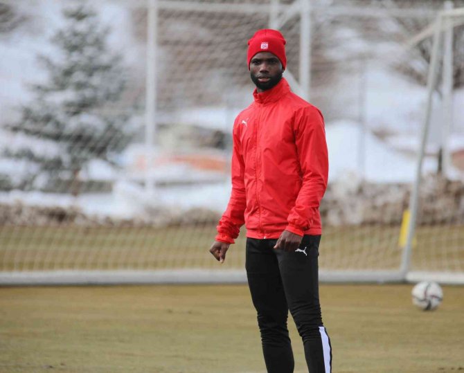 Sivasspor’un Yeni Transferi Konate İlk İdmanında