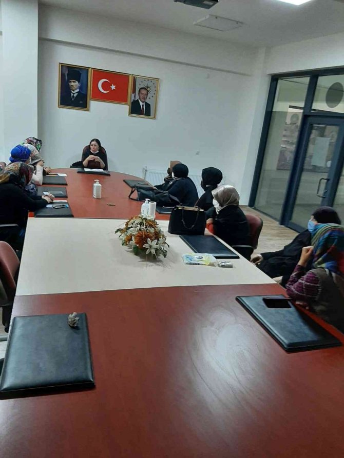 Kursiyerlere Davranış Problemleri Çözümleri Anlatıldı