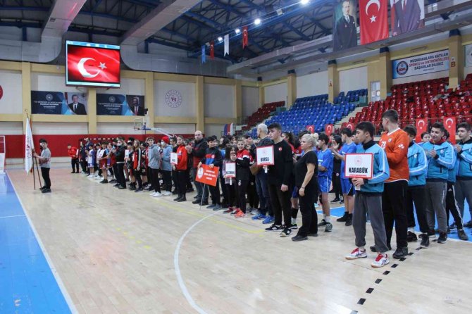 Hentbol Okul Takımları Grup Maçları Başladı