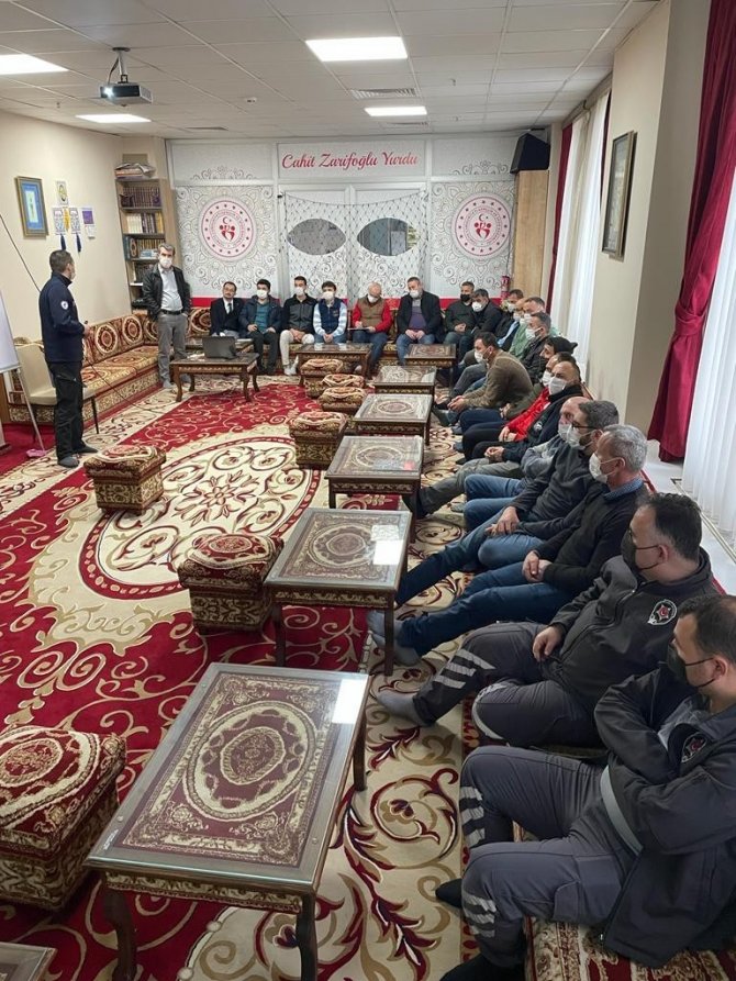 Yangın Eğitimi Bu Sefer Erkek Yurdunda Verildi