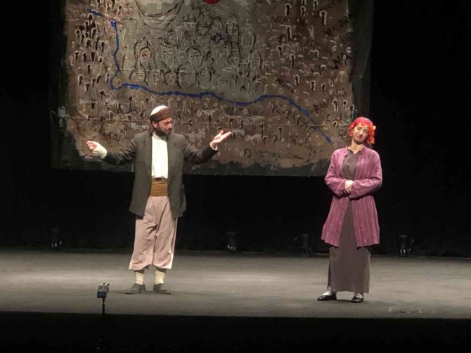 "Ah Tuna Vah Tuna" Tiyatro Oyunu Esenler’de Seyircisiyle Buluştu
