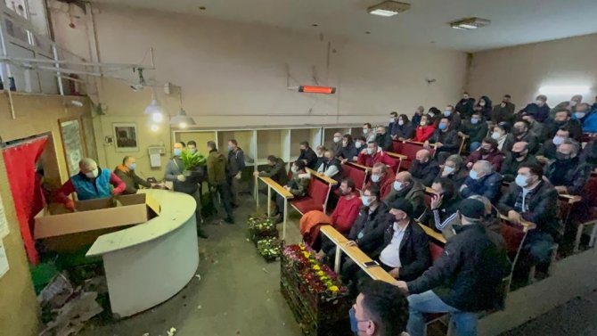 Sevgililer Günü Öncesi Mezatta Kıyasıya Yarıştılar