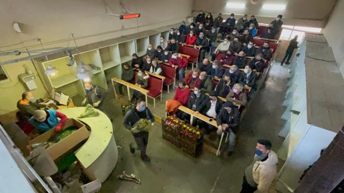 Sevgililer Günü Öncesi Mezatta Kıyasıya Yarıştılar