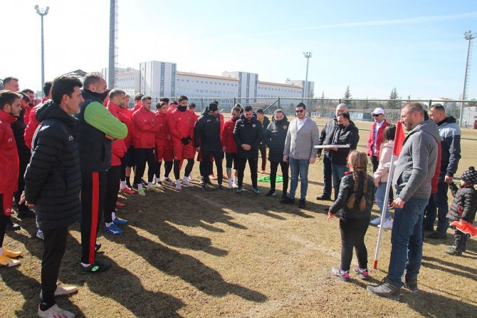 Şehit Komutan Mithat Dunca’nın Ailesinden Eskişehirspor’a Ziyaret