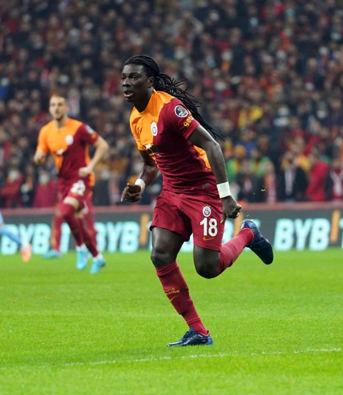 Bafetimbi Gomis 1273 Gün Sonra Galatasaray Formasıyla Sahada