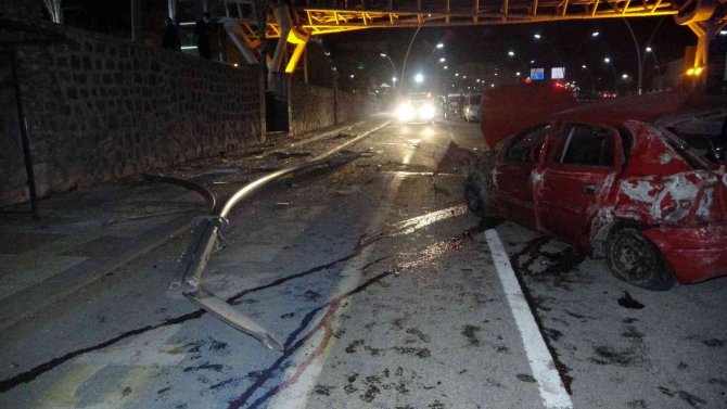 Kazada Ağır Yaralanan Genç, 6 Günlük Yaşam Mücadelesini Kaybetti