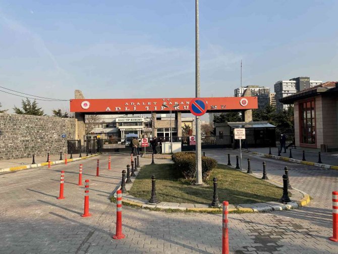 Güngören’deki Yangında Ölen 5 İşçiden 3’ünün Cenazesi Adli Tıp’tan Alındı