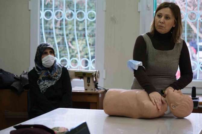 Hayat Kurtarmak İçin İlk Yardımın Abc’sini Maltepe’de Öğreniyorlar