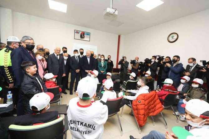 Bakan Soylu, Şehitkamil Eğitim Parkını İnceledi