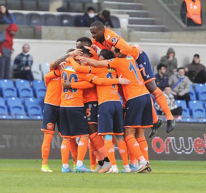 Başakşehir’e 3 Puanı Yeni Transferleri Getirdi