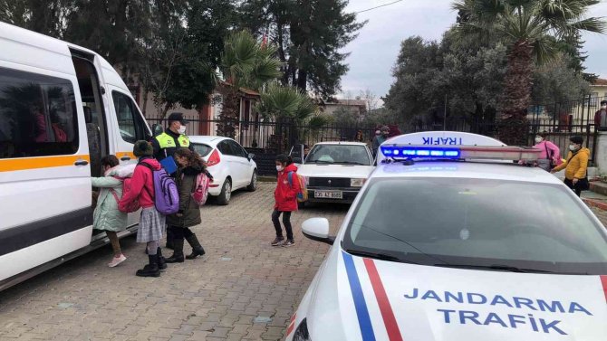 İ̇zmir’de Okul Servisi Denetimlerinde 297 Sürücüye Ceza