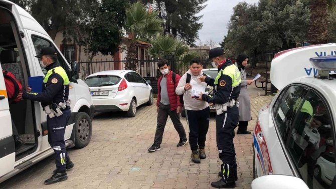 İ̇zmir’de Okul Servisi Denetimlerinde 297 Sürücüye Ceza
