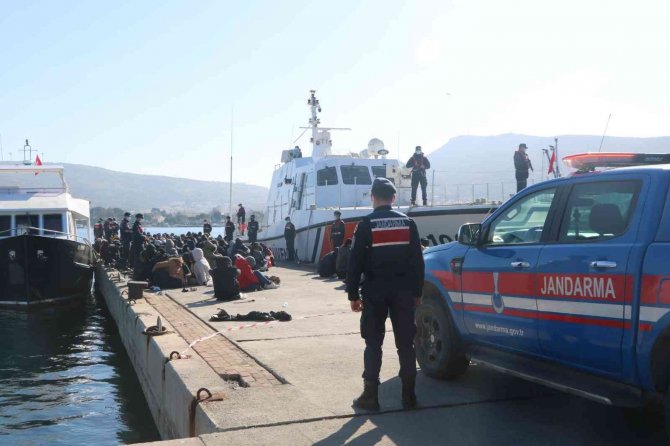 İ̇zmir’de Göçmen Operasyonu: 226 Göçmen İle 10 İnsan Kaçakçısı Yakalandı