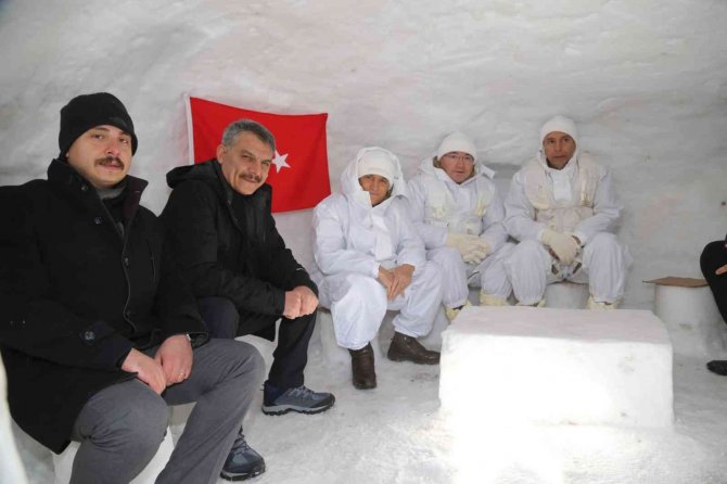 Jandarma Genel Komutanı Çetin, Tunceli’de Üs Bölgesini Ziyaret Etti