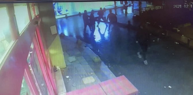 İ̇stanbul’da Düğünde Dehşet Anları, Gelin Düğünü Bırakıp Kavgaya Koştu