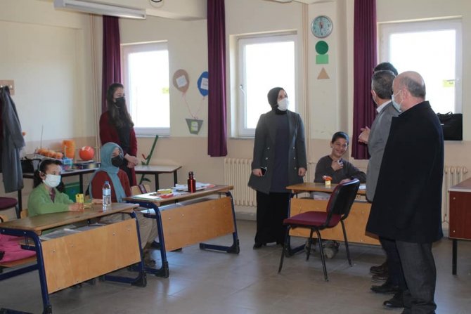 Kaymakam Özay’ın Okul Ziyaretleri