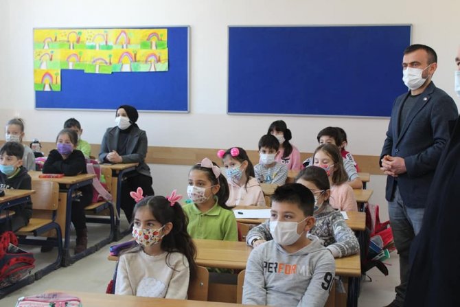 Kaymakam Özay’ın Okul Ziyaretleri