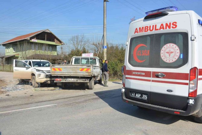 3 Aracın Karıştığı Trafik Kazasında 1 Kişi Hafif Yaralı