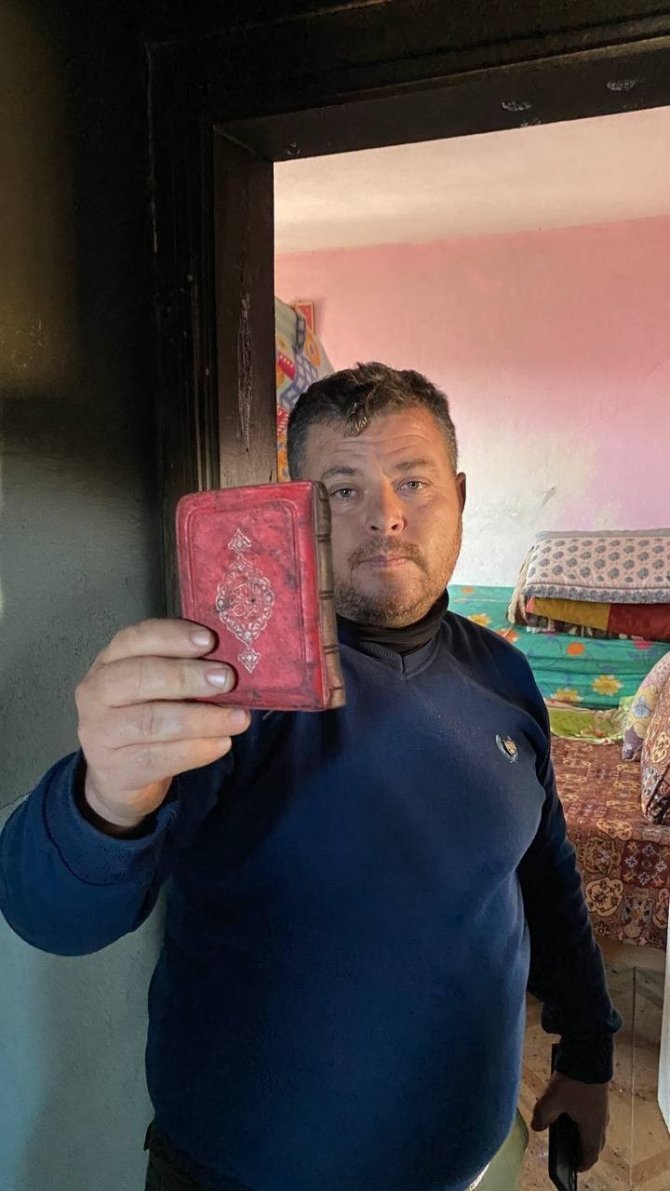 Küle Dönen Evde Kur’an-ı Kerim Sağlam Kaldı