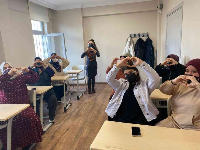 Maltepe’de İşaret Dili Eğitimi