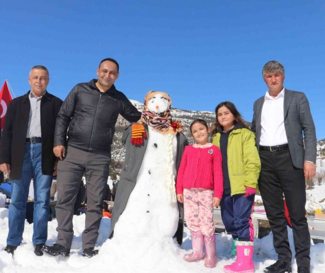 Mersin’de Kar Festivali Coşkusu
