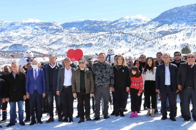 Mersin’de Kar Festivali Coşkusu