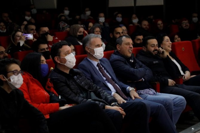 "Ömrümün Sonuna Kadar" İ̇negöl’ü Kahkahaya Boğdu