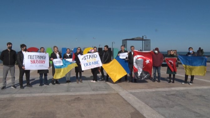 Ukraynalılar ‘Teşekkürler Türkiye’ Pankartı Açtı