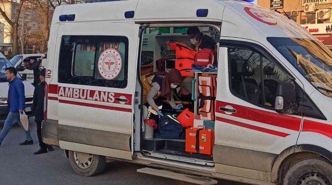 Otomobilin Çarptığı Yaya Yaralandı