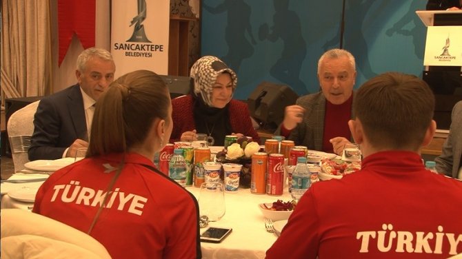 Sancaktepeli Şampiyon Sporcular Başkan Şeyma Döğücü İle Buluştu