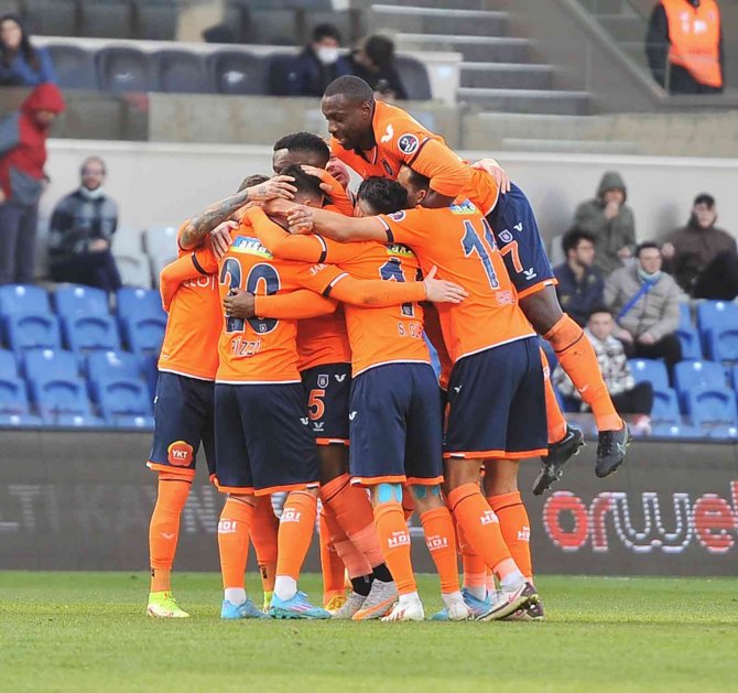 Spor Toto Süper Lig: Başakşehir: 1 - Gaziantep Fk: 0 (İ̇lk Yarı)